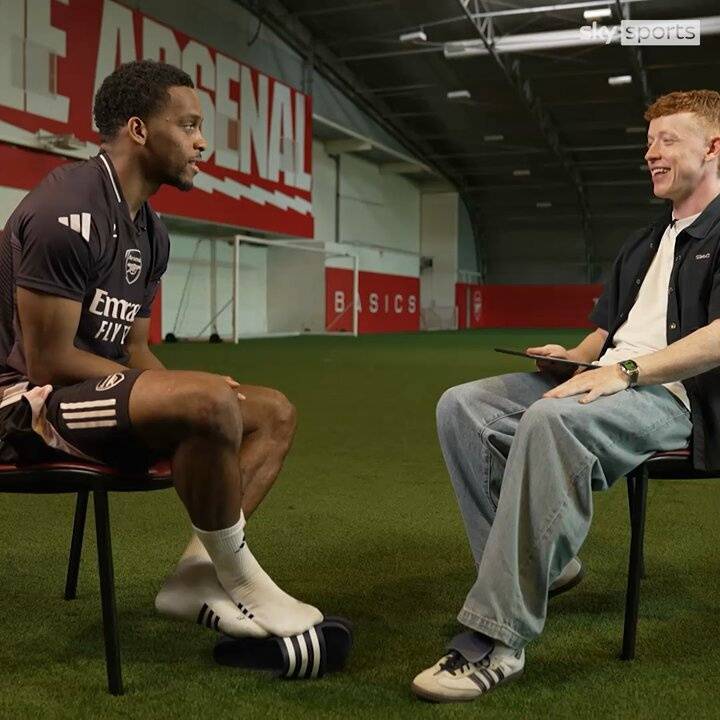 廷伯：斯凯利是特别的球员，他在场下谦逊友善&amp;场上像头狮子