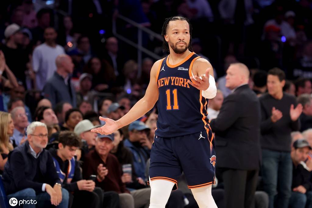 布朗森当选赛季关键球员 70张第一选票断档领跑